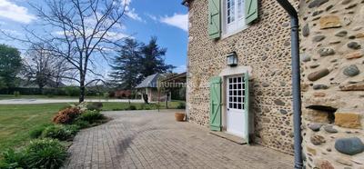 Maison - 244 m² - 6 pièces