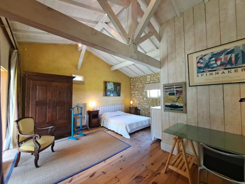 Maison - 362 m² - 9 pièces