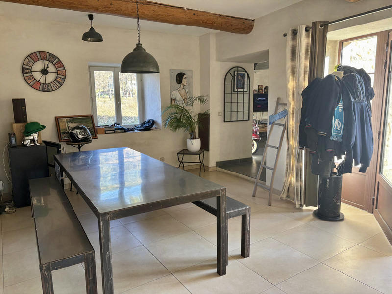 Mas - 200 m² - 8 pièces