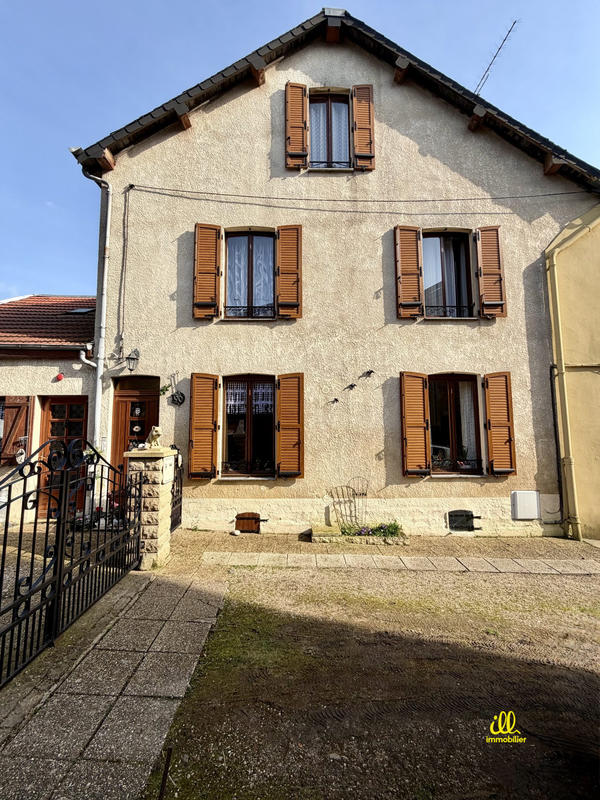 Maison - 88 m² - 5 pièces