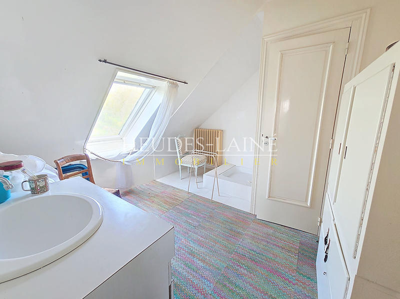 Maison - 232 m² - 7 pièces