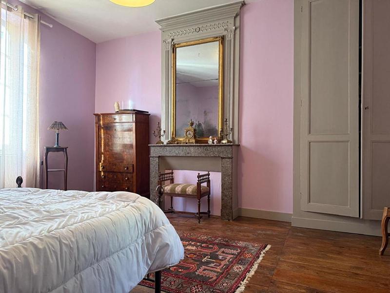 Maison en pierre - 245 m² - 6 pièces