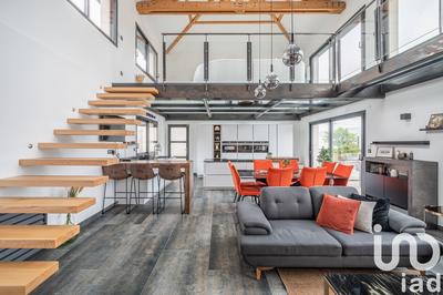 Maison - 244 m² - 6 pièces