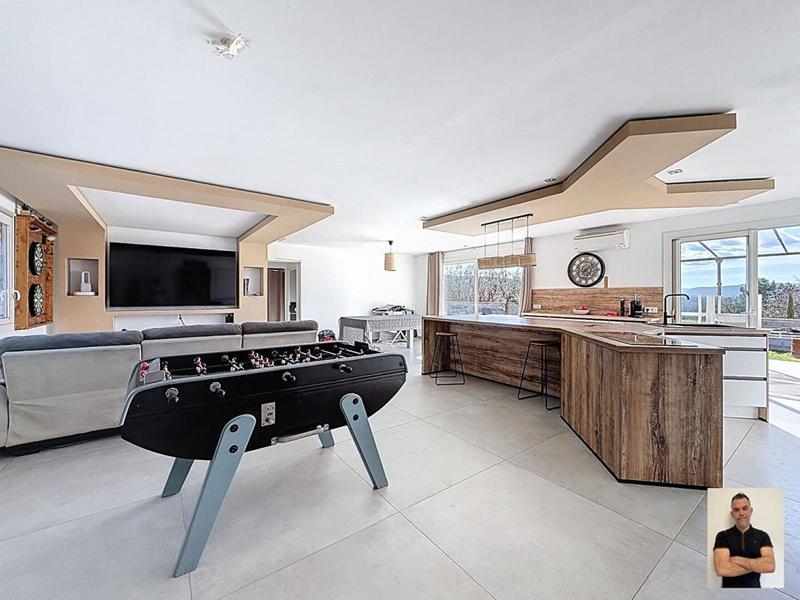 Maison - 162 m² - 7 pièces