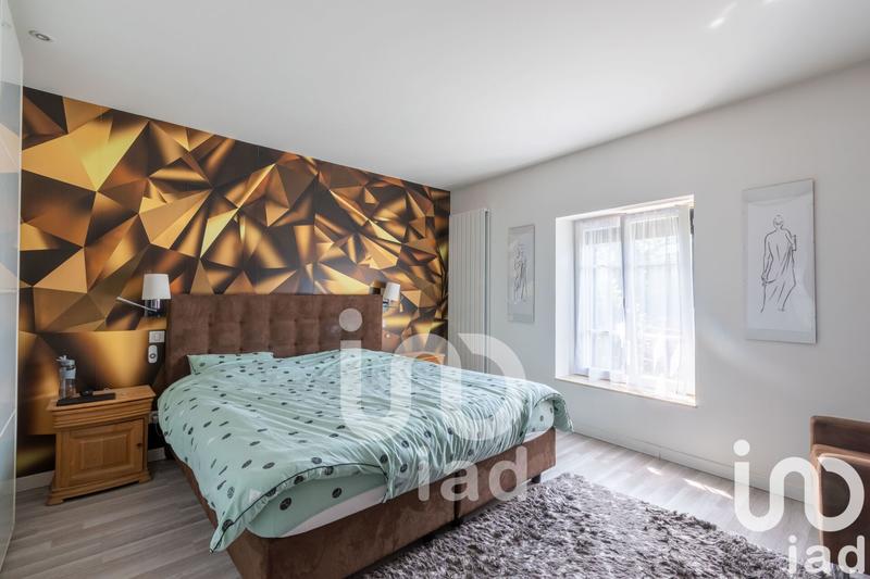 Maison - 216 m² - 8 pièces