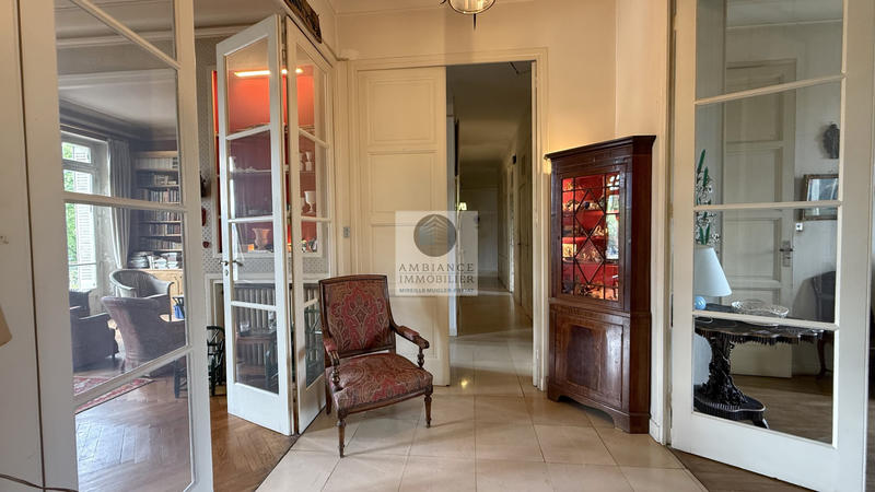 Appartement - 181 m² - 7 pièces