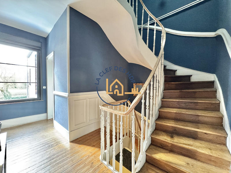 Maison - 215 m² - 7 pièces