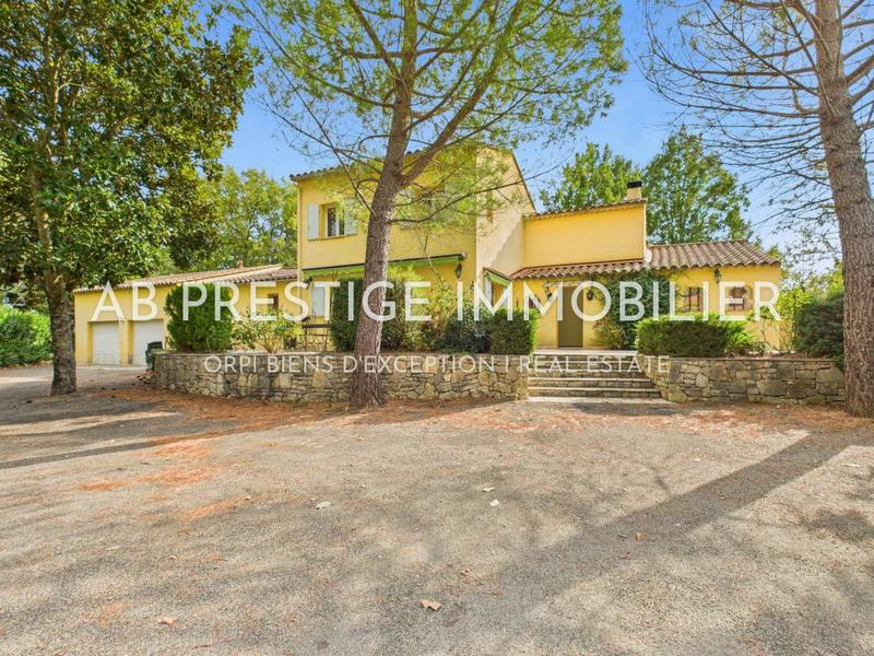 Maison - 200 m² - 6 pièces