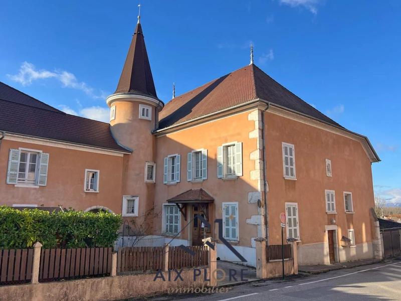 Appartement - 210 m² - 1 pièce