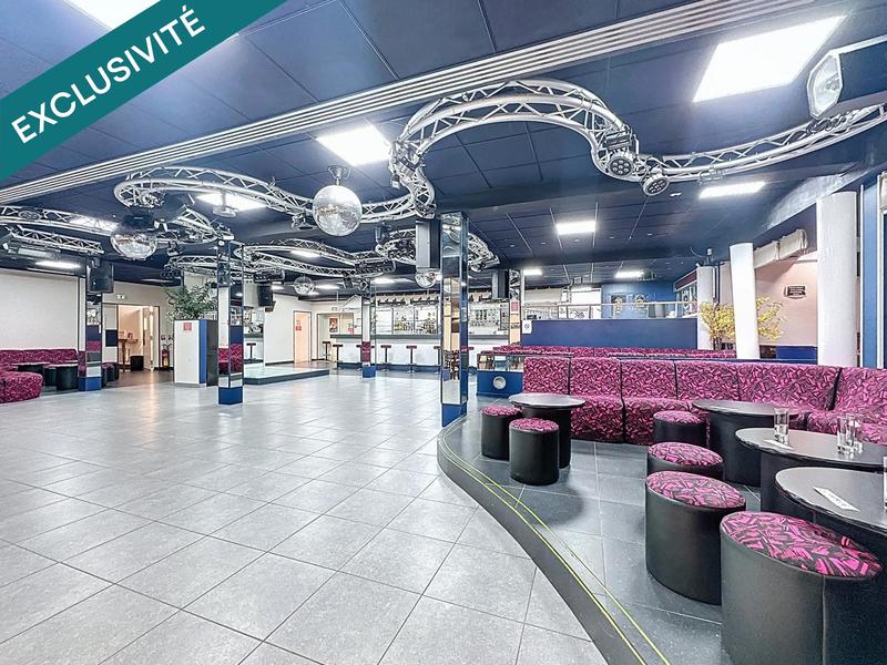 Maison - 963 m² - 16 pièces