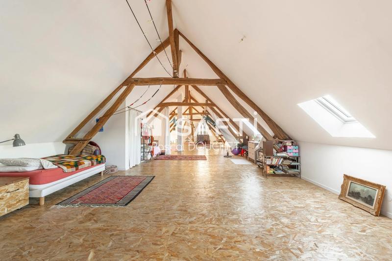 Maison - 352 m² - 9 pièces