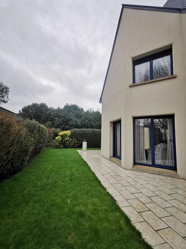 Maison - 215 m² - 8 pièces