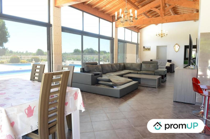 Maison - 780 m² - 18 pièces