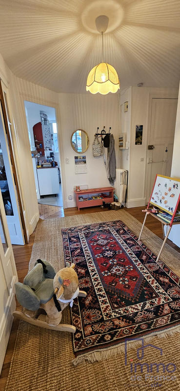 Appartement - 93 m² - 4 pièces