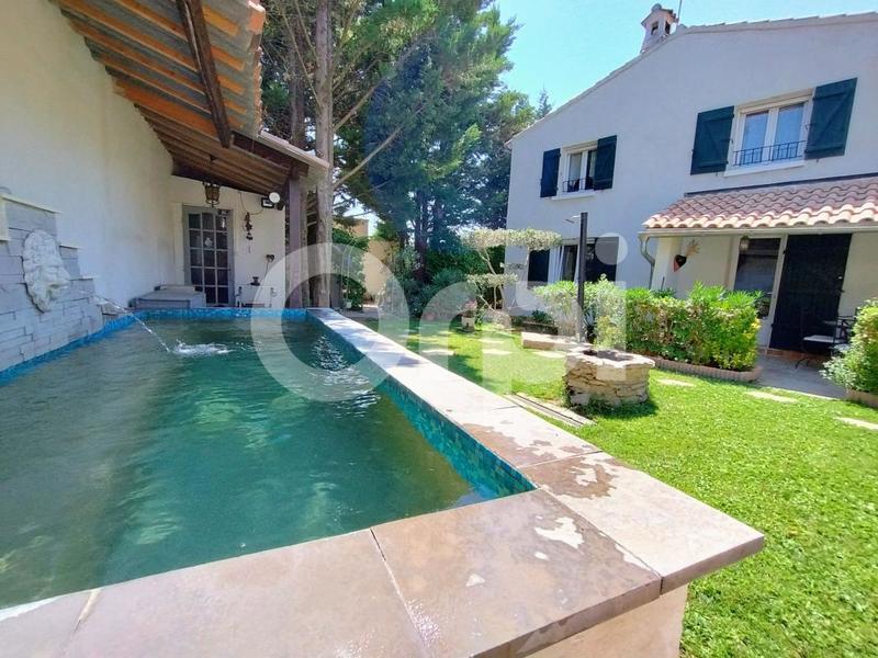 Propriété - 250 m² - 10 pièces