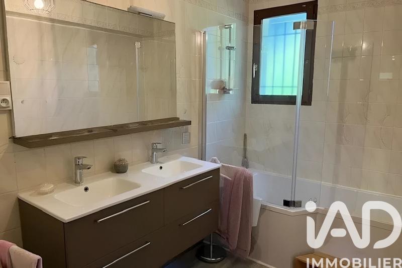 Maison - 203 m² - 7 pièces