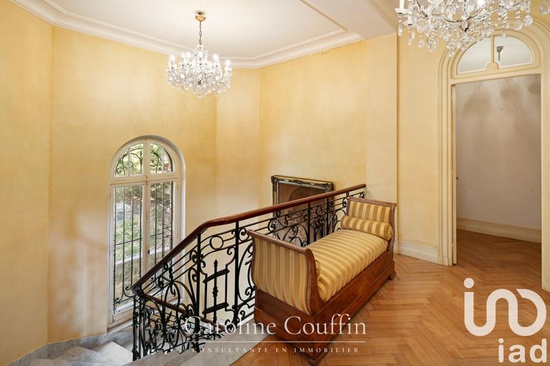 Maison - 500 m² - 15 pièces