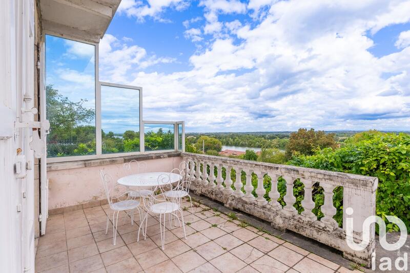 Maison - 234 m² - 7 pièces