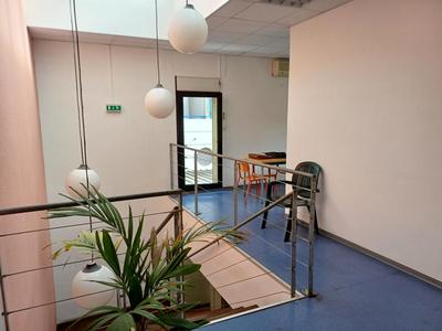 Bureau - 458 m²