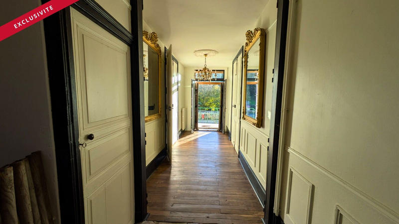 Maison - 230 m² - 8 pièces