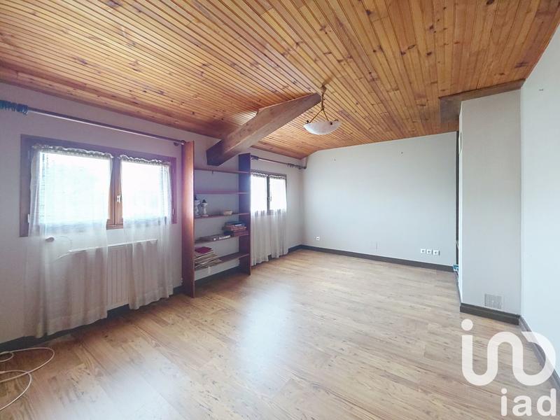 Maison - 223 m² - 8 pièces