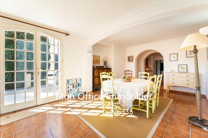 Maison - 180 m² - 7 pièces