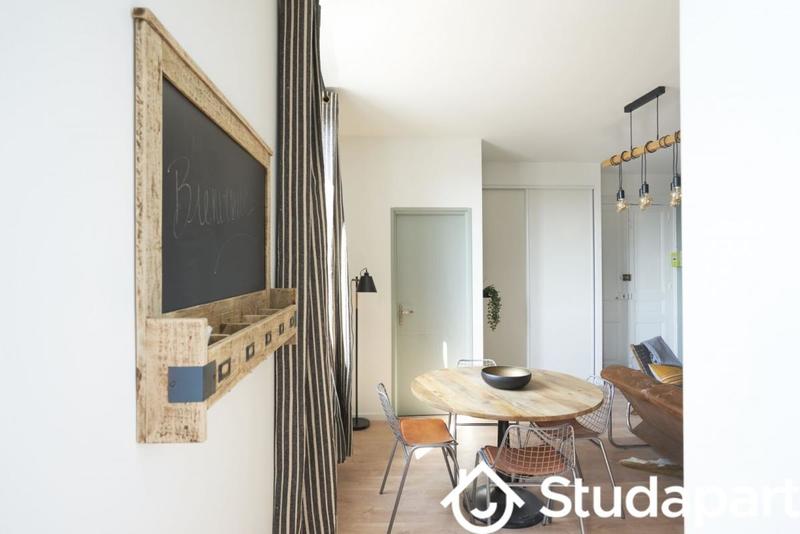 Chambre - 15 m² - 1 pièce