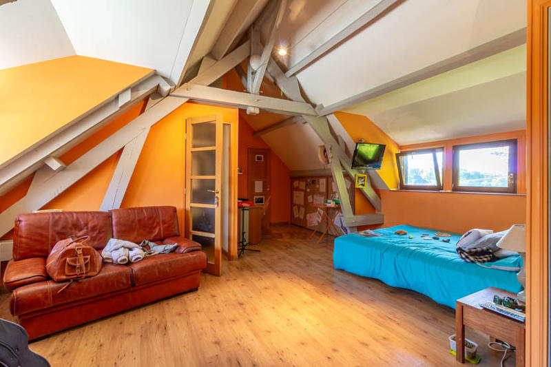 Maison - 300 m² - 8 pièces