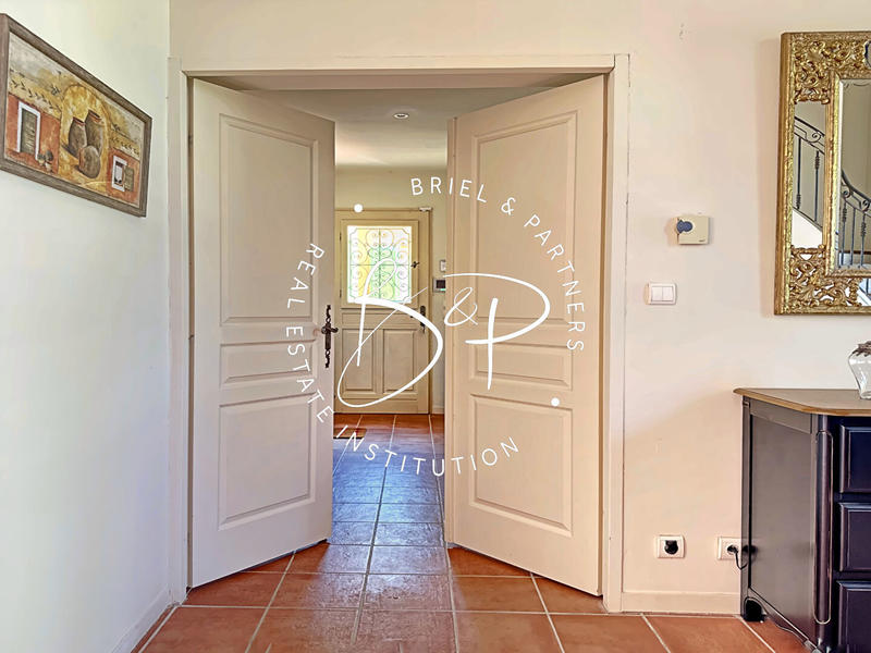 Maison - 267 m² - 8 pièces