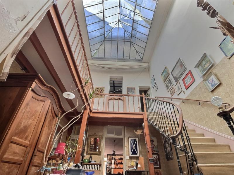 Maison de ville - 255 m² - 7 pièces