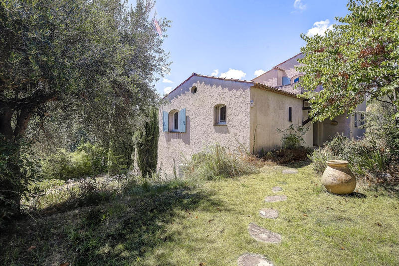 Villa - 168 m² - 6 pièces
