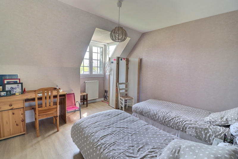 Propriété - 220 m² - 8 pièces