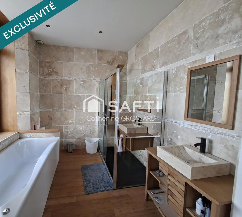 Maison - 300 m² - 10 pièces