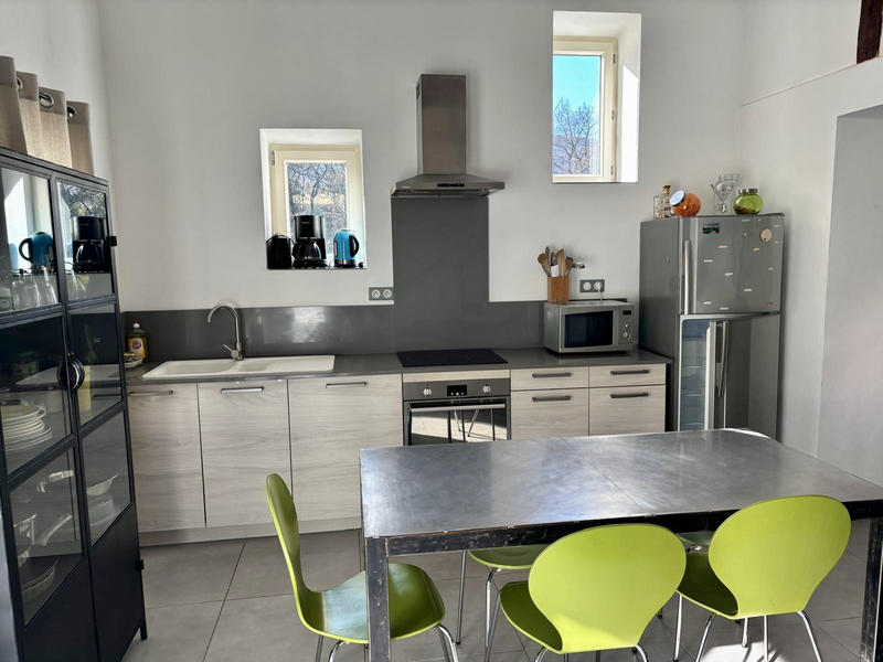 Mas - 200 m² - 8 pièces