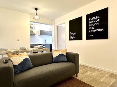 Chambre - 90 m² - 1 pièce