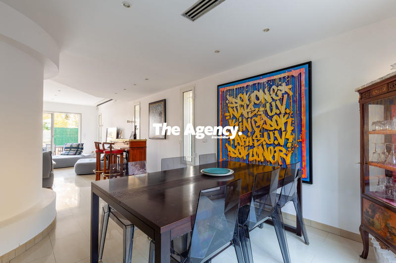 Villa - 204 m² - 5 pièces