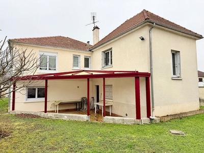 Maison - 152 m² - 6 pièces