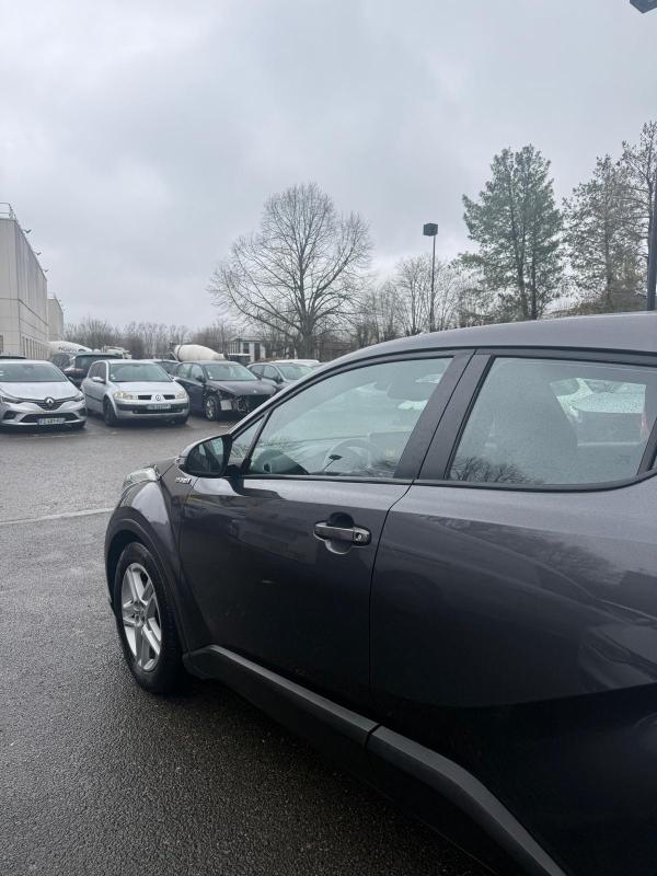 Toyota c-Hr (2) 2.0 Hybride Dynamic Business + Programme Beyond Zero Academy