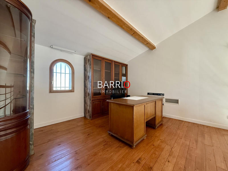 Maison traditionnelle - 181 m² - 6 pièces