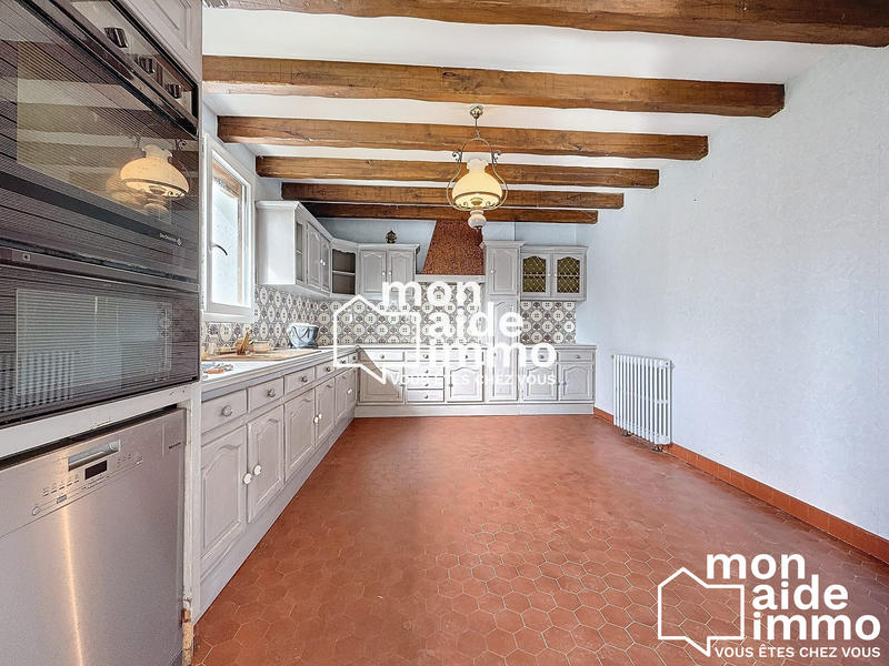 Maison - 250 m² - 7 pièces