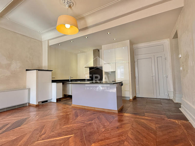 Immeuble - 5 pièces