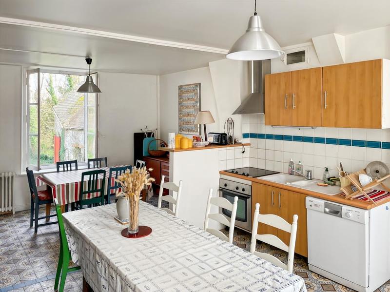 Maison - 301 m² - 11 pièces