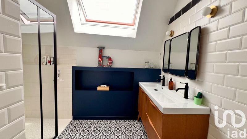 Maison - 240 m² - 8 pièces