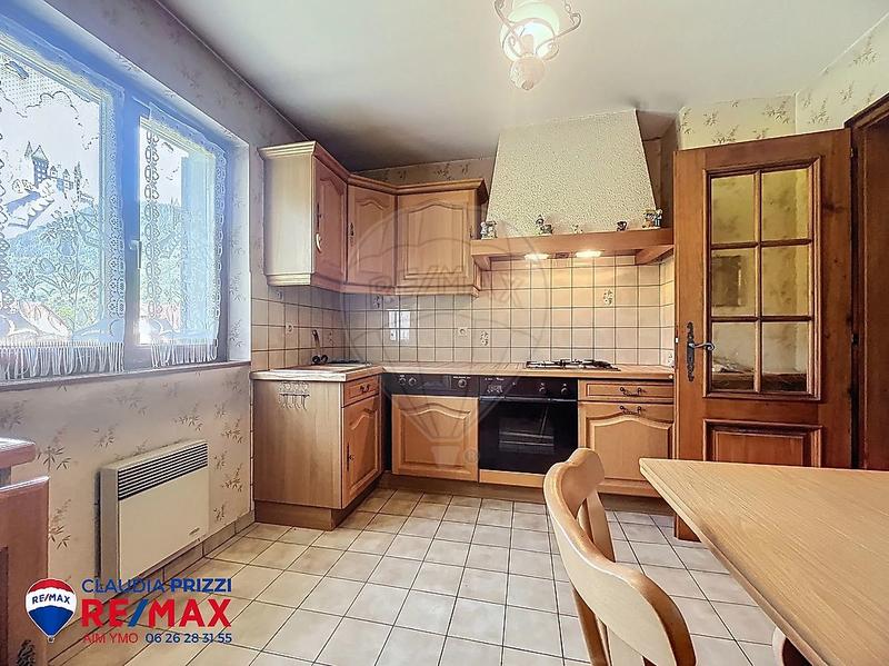 Maison - 255 m² - 9 pièces