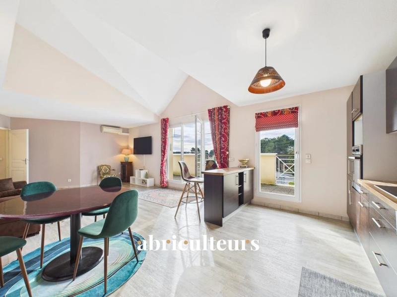 Appartement ancien - 90 m² - 4 pièces