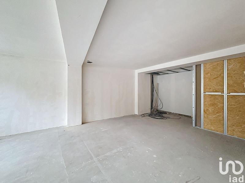 Local commercial - 1 700 m²