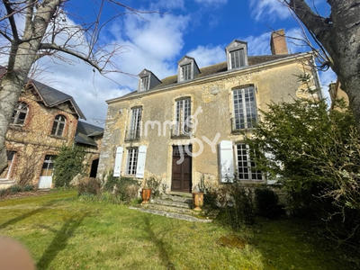 Propriété - 280 m² - 9 pièces