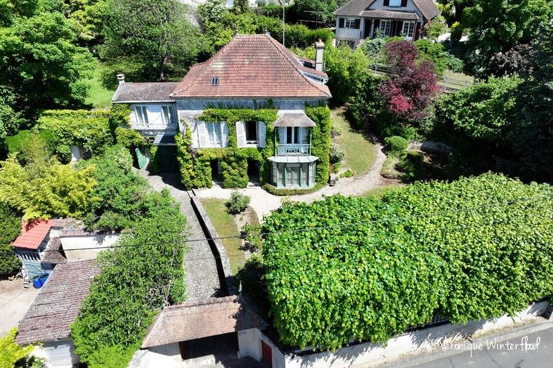 Demeure - 231 m² - 8 pièces