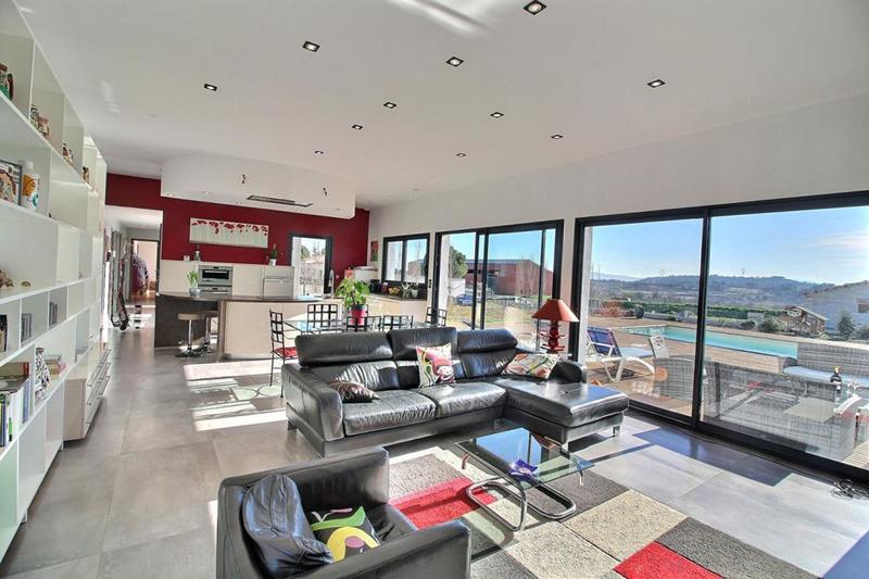 Maison - 182 m² - 5 pièces