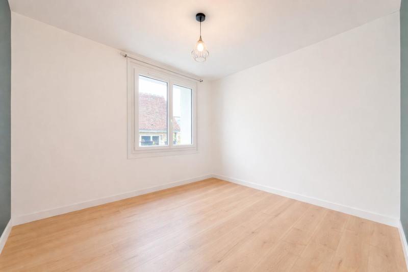 Maison - 165 m² - 8 pièces